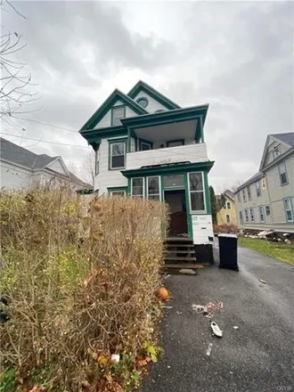 Buy this 4 bed house on 229 Kellogg Street in City of Syracuse, NY 13204