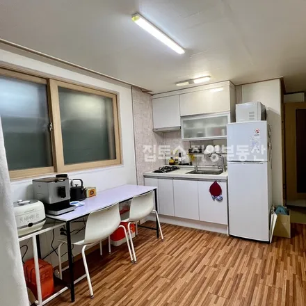 Rent this 1 bed apartment on 서울특별시 강동구 성내동 501-1