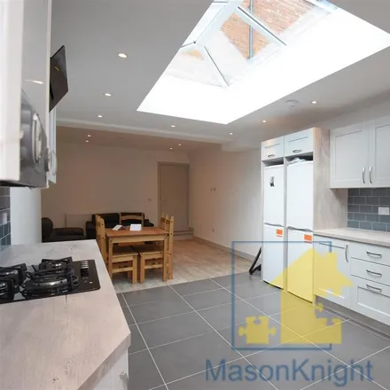 Image 2 - 20 Dartmouth Road, Selly Oak, B29 6DR, United Kingdom - Townhouse for rent