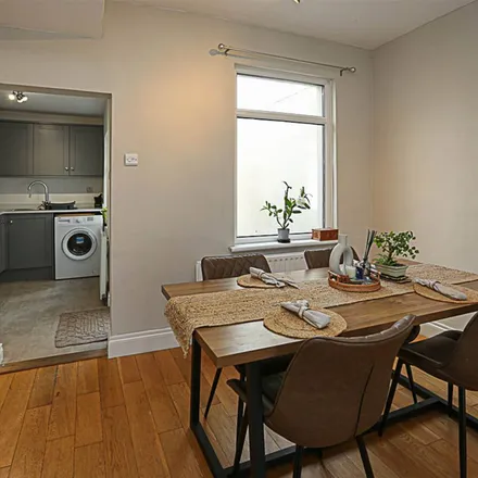 Image 4 - Hillview Avenue, Belfast, BT5 6JR, United Kingdom - Apartment for rent