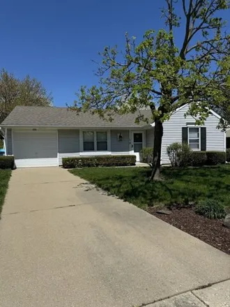 Rent this 2 bed house on 920 Shady Lane in Aurora, IL 60506