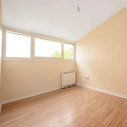 Image 5 - 47 Palmers Road, London, N11 1BH, United Kingdom - Apartment for rent