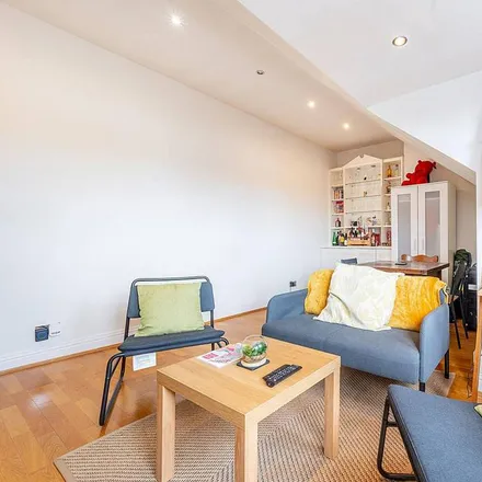 Rent this 2 bed apartment on West Walk in London, W5 2SL