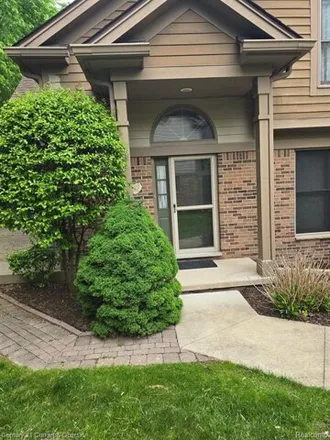 Rent this 2 bed condo on 5302 Royalvale Lane in Dearborn, MI 48126