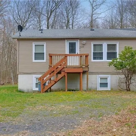 Buy this 4 bed house on 3698 Sequoia Drive in Middle Smithfield Township, PA 18302