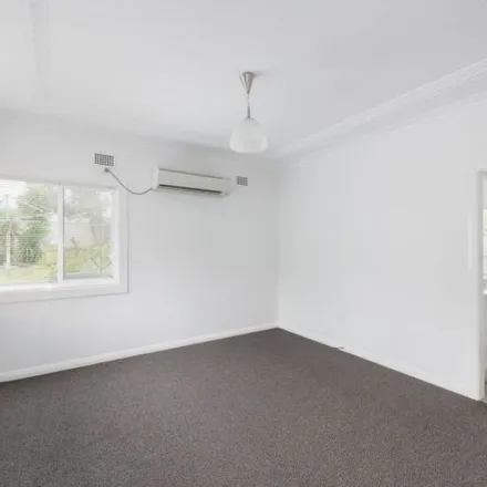 Image 2 - Old Belmont Road, Belmont North NSW 2280, Australia - Apartment for rent