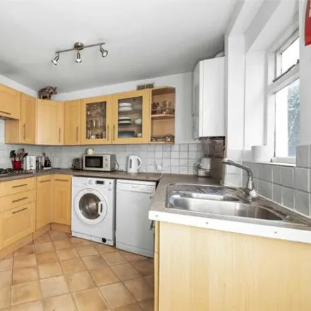 Image 4 - 202 Woolwich Road, London, SE7 7QY, United Kingdom - Townhouse for sale