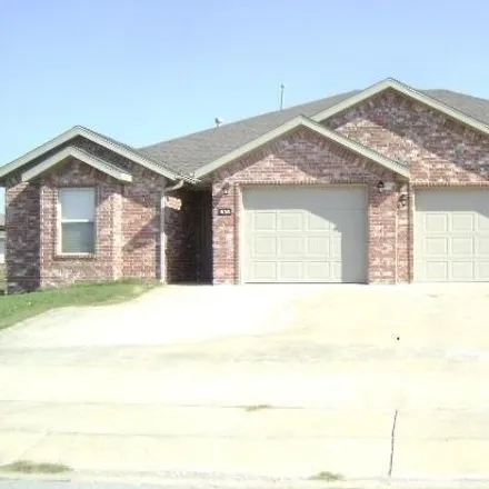 Rent this 3 bed house on 937 Kensington Drive in Centerton, AR 72719