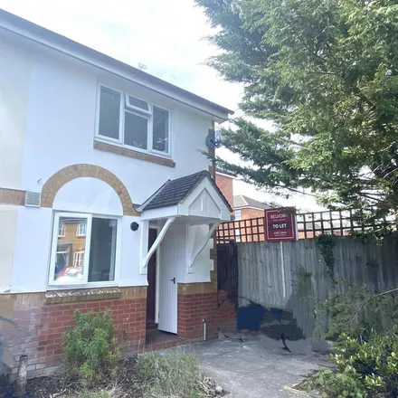 Rent this 2 bed house on 5 Beechwood Close in Devizes, SN10 2RX