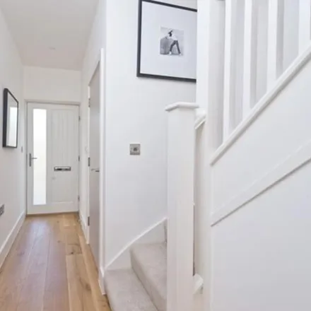 Image 3 - 262 The Broadway, London, SW19 1SB, United Kingdom - House for rent
