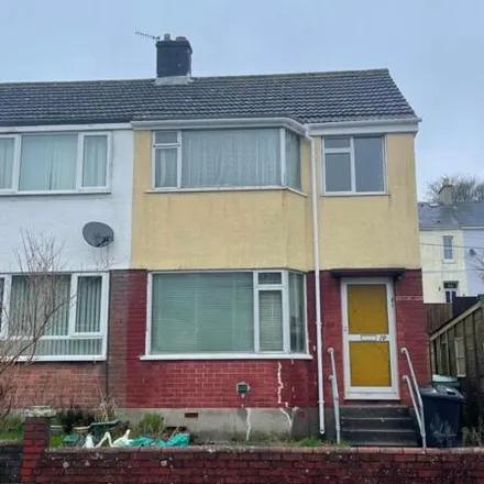 Buy this 3 bed duplex on Priory Drive in Plympton, PL7 1PU