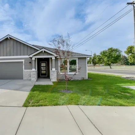 Buy this 3 bed house on 14 East 22nd Place in Kennewick, WA 99337