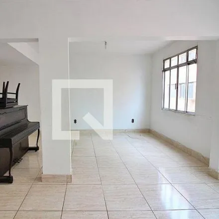 Rent this 3 bed apartment on Lacticínios do Bom Velhinho in Rua Doutor Fláquer 124, Centro
