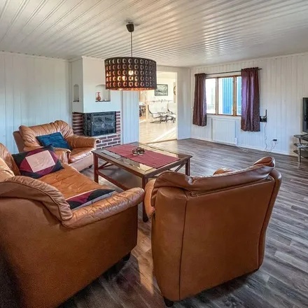 Rent this 2 bed house on 451 97 Uddevalla kommun