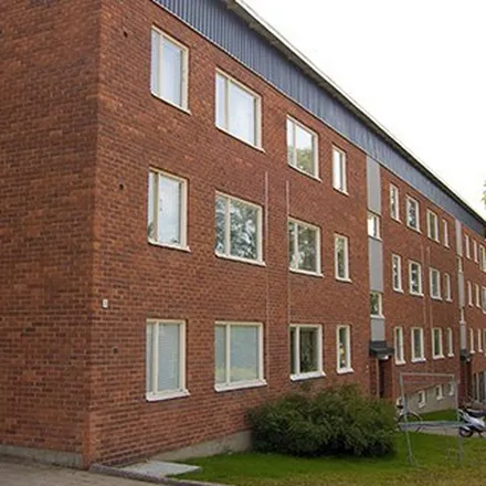 Rent this 2 bed apartment on Centrumskolan in Fredsgatan, 952 33 Kalix