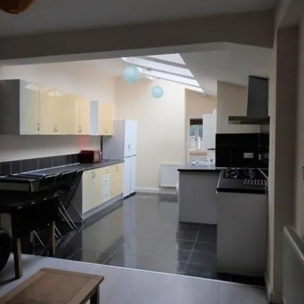 Rent this 6 bed townhouse on 22 Dartmouth Road in Selly Oak, B29 6DR
