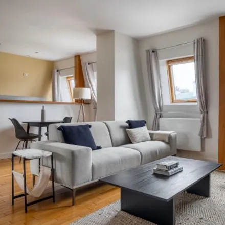 Rent this studio apartment on 2 Avenue des Ternes in 75017 Paris, France