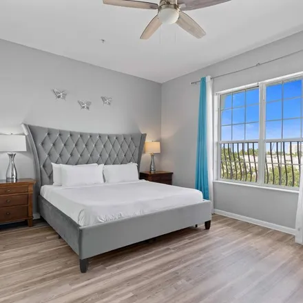 Rent this 4 bed condo on Orlando