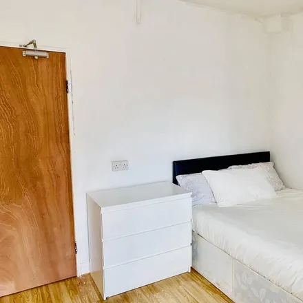 Rent this 1 bed room on 53 Vallance Road in London, E1 5AB