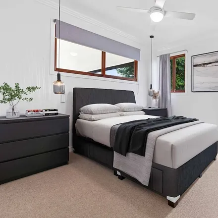 Image 1 - Sandgate, Chubb Street, Sandgate QLD 4017, Australia - Apartment for rent