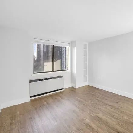 Image 5 - E 91st St, Unit 1208 - Apartment for rent