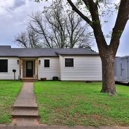 Buy this 3 bed house on 675 North 15th Street in Haskell, TX 79521