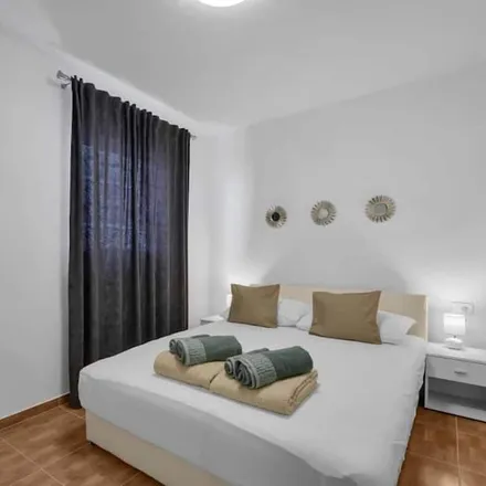 Rent this 1 bed condo on 21325 Tučepi