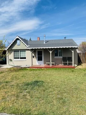 Buy this 2 bed house on 643 Northwest 7th Street in Redmond, OR 97756