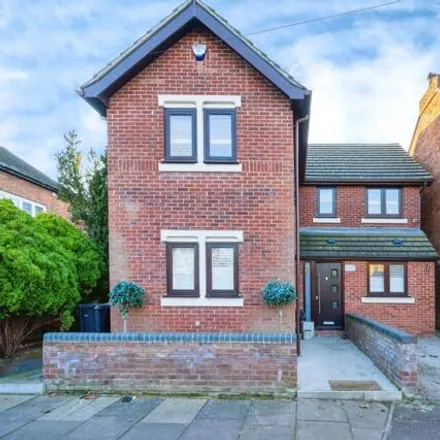 Buy this 4 bed house on 12 St Alban Road in Bedford, MK40 2NG