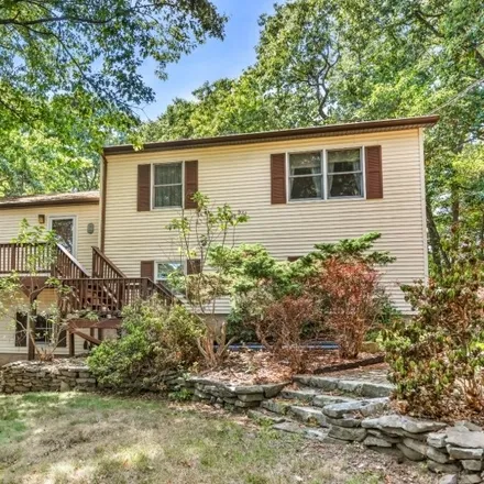 Buy this 3 bed house on 12 Fay Avenue in Hopatcong Heights, Hopatcong