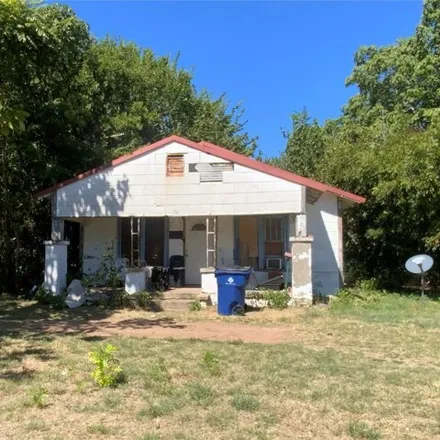 Buy this 2 bed house on 547 West Cherokee Avenue in Marlow, OK 73055