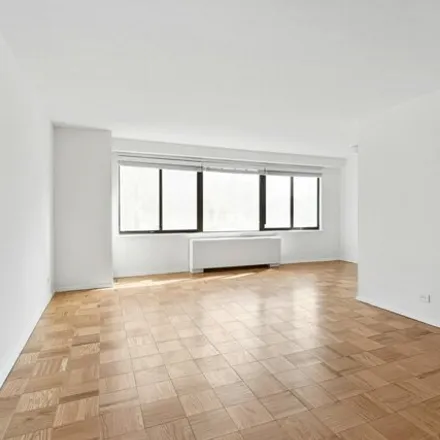 Image 2 - 3671 Hudson Manor Terrace, New York, NY 10471, USA - Apartment for sale