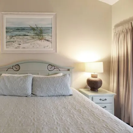 Rent this 3 bed condo on Sareta Ter in North Port, FL
