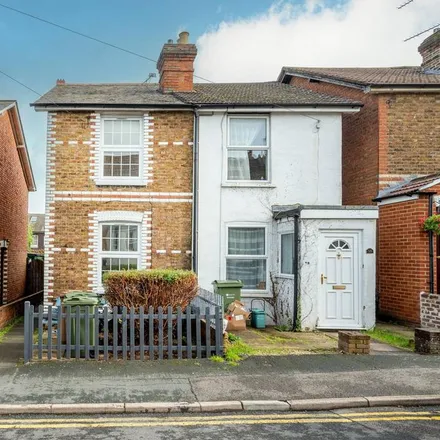 Rent this 3 bed duplex on 72 Ludlow Road in Guildford, GU2 7NW