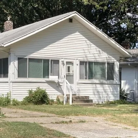 Buy this 2 bed house on 1429 Fox Street in South Bend, IN 46613