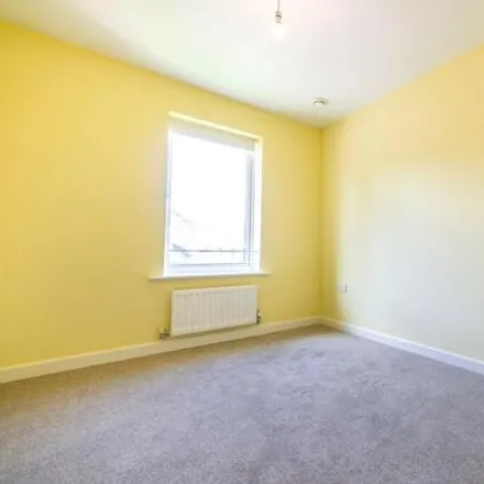 Image 7 - Harrow Close, Chertsey, KT15 2GJ, United Kingdom - Room for rent