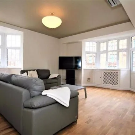 Image 2 - Stanley's, 151 Sydney Street, London, SW3 6NR, United Kingdom - Apartment for rent