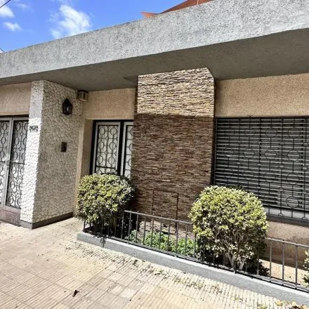 Buy this 3 bed house on Cochabamba 3481 in Cinco Esquinas, Rosario
