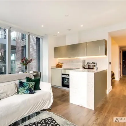 Image 3 - Satin House, 15 Piazza Walk, London, E1 8PW, United Kingdom - Apartment for sale
