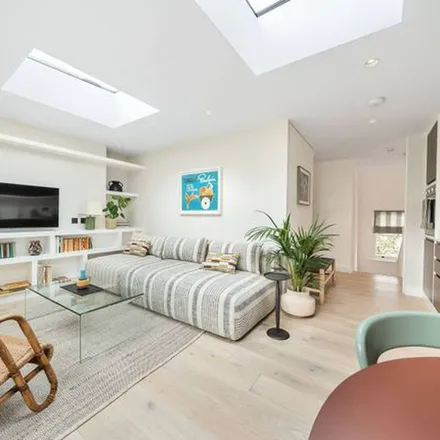 Image 4 - Elsham Road, London, W14 8DQ, United Kingdom - Apartment for rent