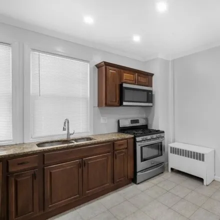 Image 5 - 68 Garrison Avenue, Bergen Square, Jersey City, NJ 07306, USA - House for rent