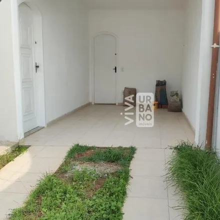 Rent this 3 bed house on Avenida Roma 663 in Volta Redonda, Volta Redonda - RJ