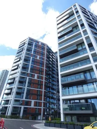 Rent this 3 bed apartment on Waterfront III in Warren Lane, London