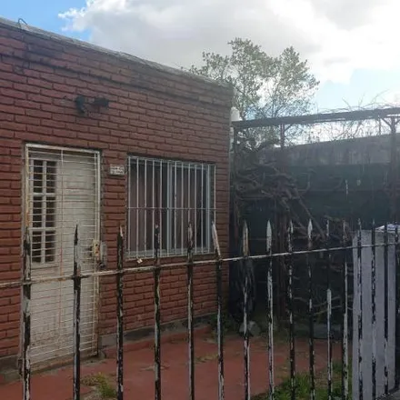 Buy this studio house on Charlone in Partido de Lomas de Zamora, 1836 Llavallol