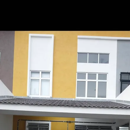 Rent this 3 bed apartment on unnamed road in Durian Tunggal, 76100 Alor Gajah