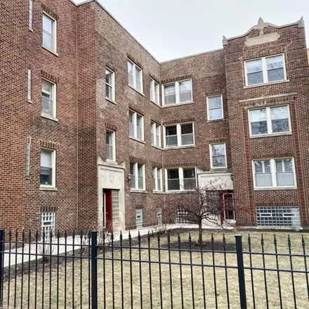 Rent this 2 bed condo on 2149-2159 West McLean Avenue in Chicago, IL 60647