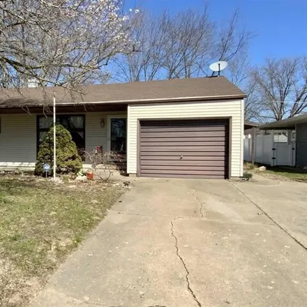Buy this 3 bed house on 7 Alta Drive in Fort Madison, IA 52627