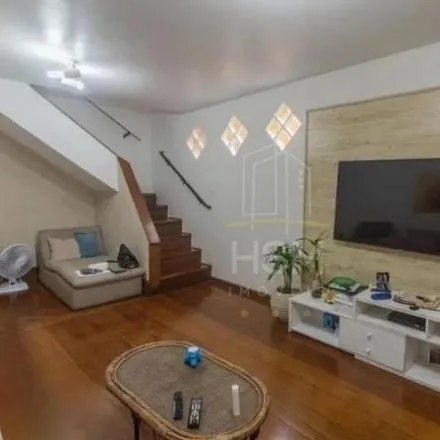 Rent this 3 bed house on Rua Tremembé in Rudge Ramos, São Bernardo do Campo - SP