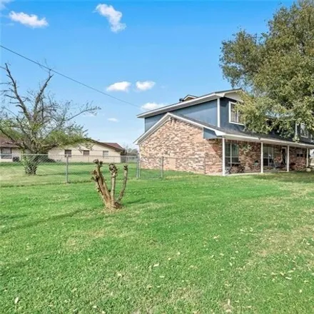 Image 3 - 678 North McIver Street, Madisonville, TX 77864, USA - House for sale