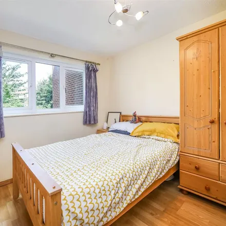 Rent this 1 bed apartment on Henley Drive in London, SE1 3AP